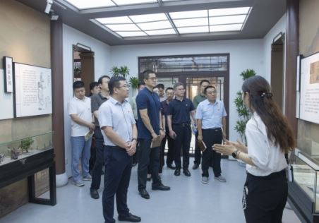 以作风建设新成效 护航开发区高质量 开发区党工委、曲阿街道党政领导开展集体学习教育